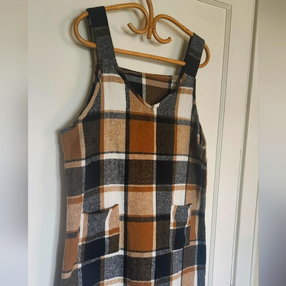 Adorable plaid dress with pockets. LG XL